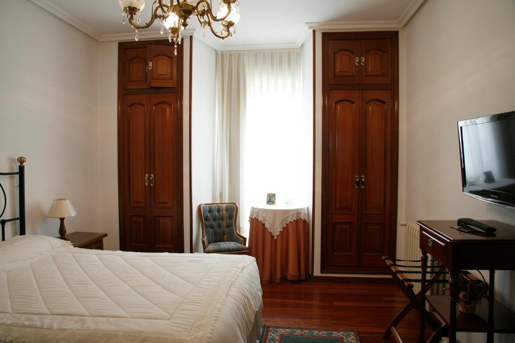 Hotel Pousada Vicente Risco Castro Caldelas Kültér fotó