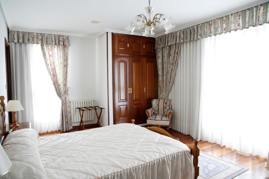 Hotel Pousada Vicente Risco Castro Caldelas Kültér fotó