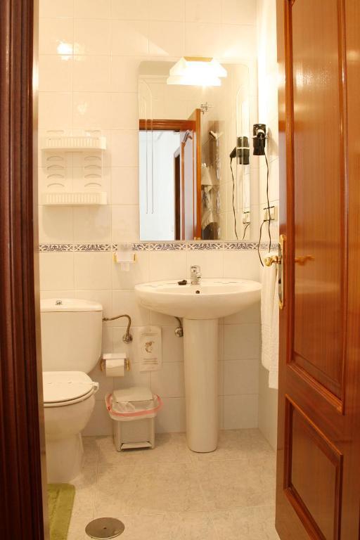 Hotel Pousada Vicente Risco Castro Caldelas Kültér fotó