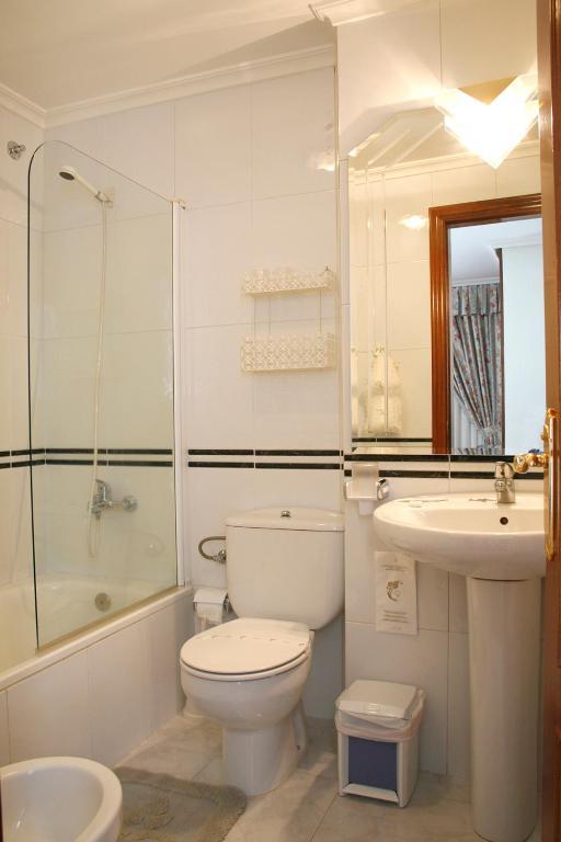 Hotel Pousada Vicente Risco Castro Caldelas Kültér fotó